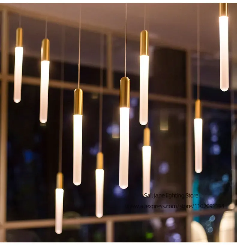 נברשת עמודי לד מינימליסטית בגימור זהב