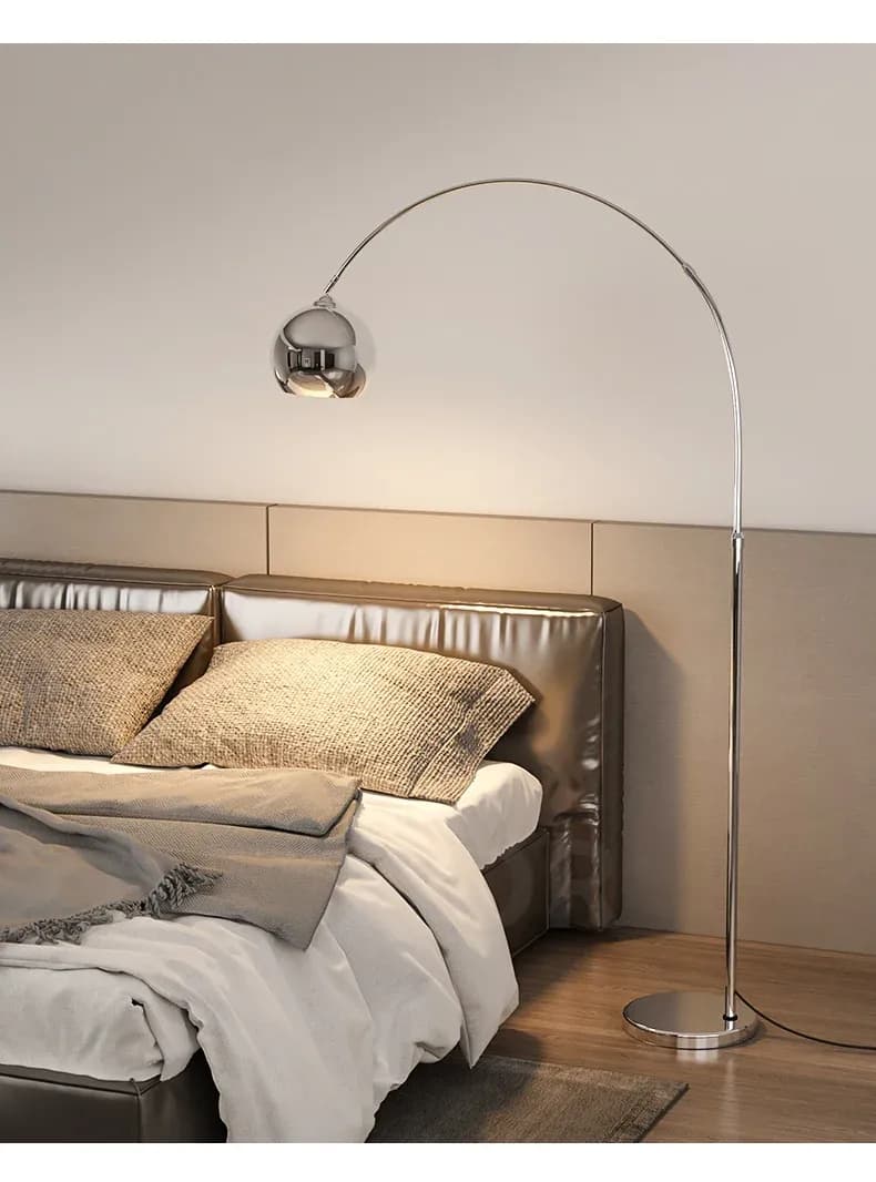 מנורת עמידה קשת נורדית מתכווננת לד